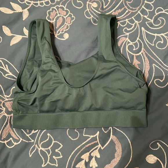 Set of 4 sports bras - Picture 5 of 9